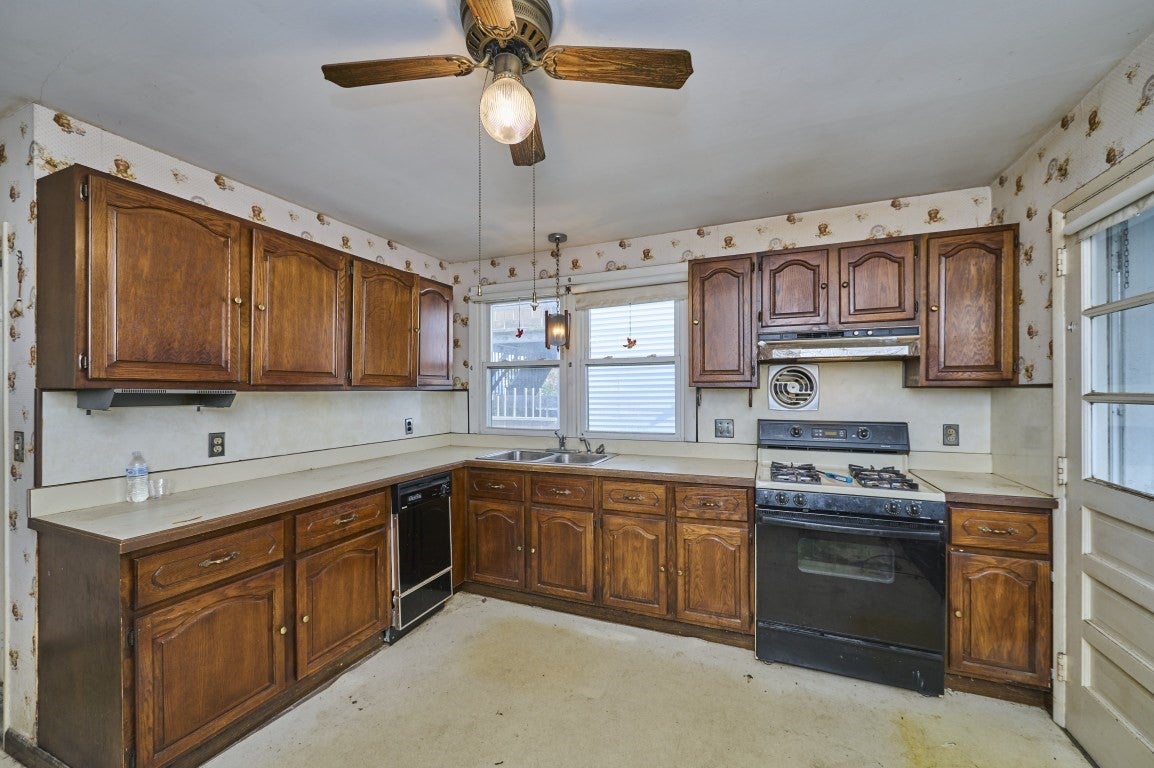 41 Henry St, Malden, MA, 41 Henry St, Malden, MA Photo #10