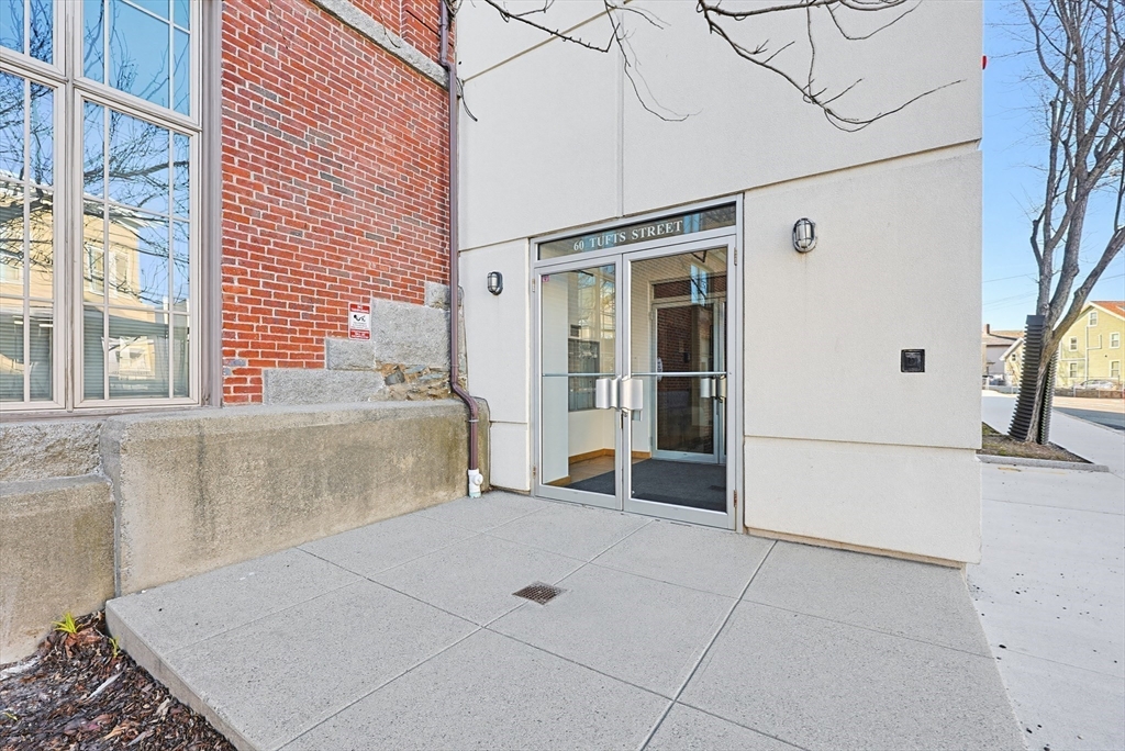 60 Tufts St 1