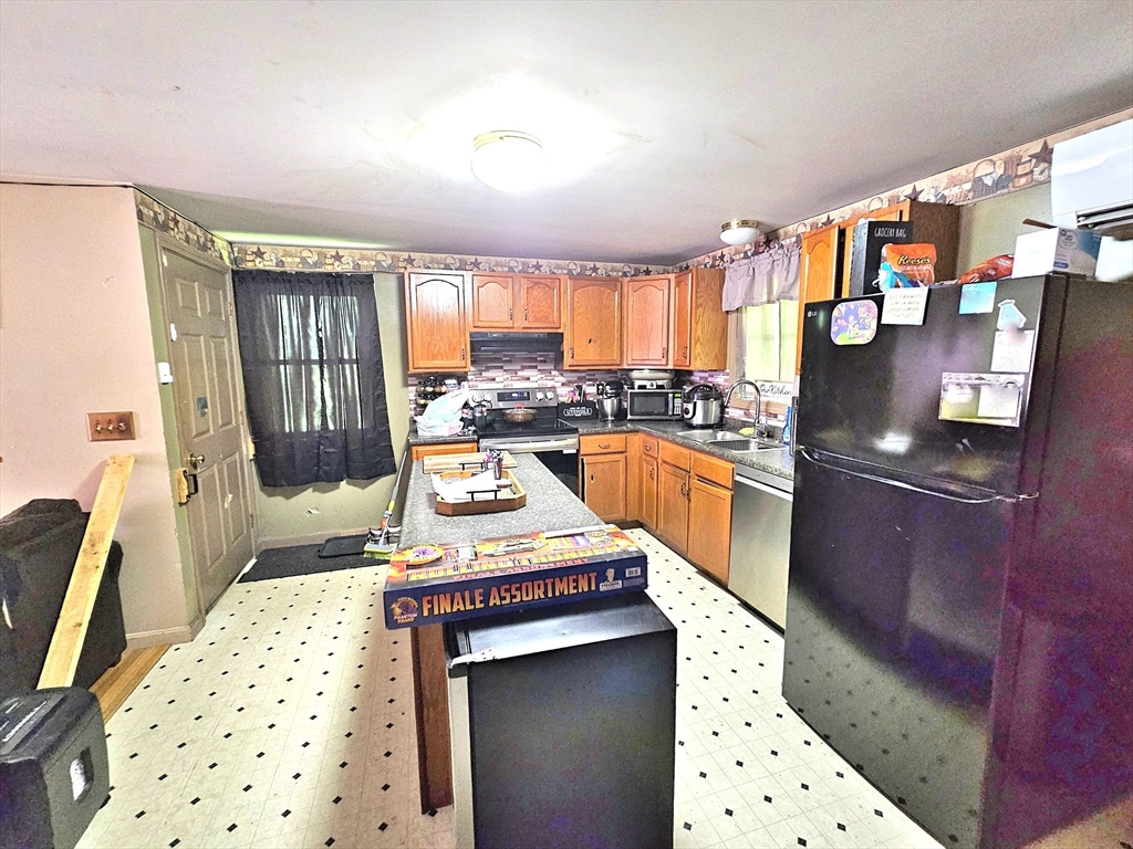 498 Cottage St