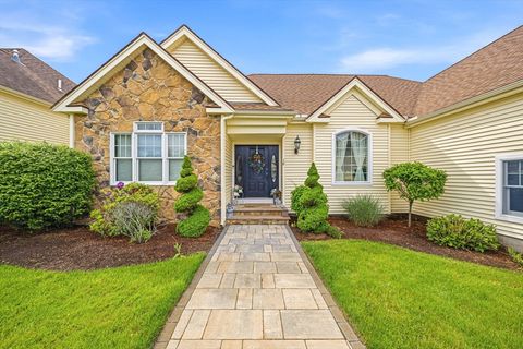 Photo of 894 Liberty St #10, Braintree, MA 02184 (MLS # 73525608)