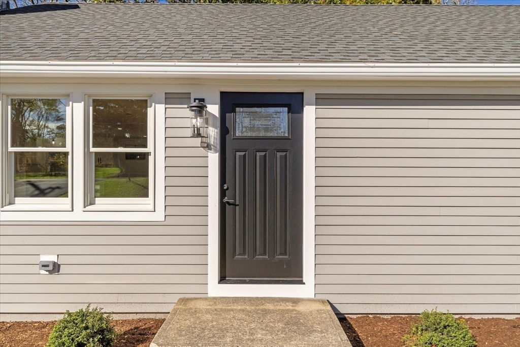 4 Pond Rd