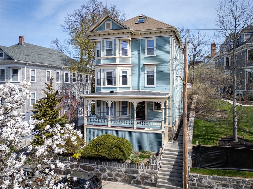 32 Spring Park Ave 1