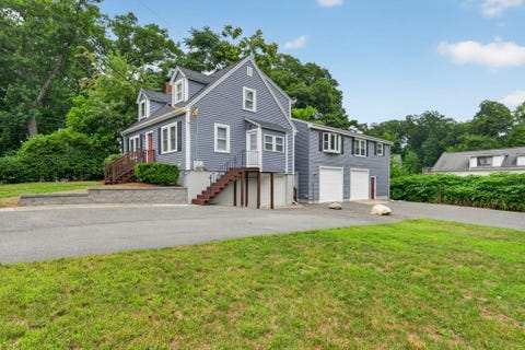 Photo of 89 S Quinsigamond Ave, Shrewsbury, MA 01545 (MLS # 73554203)