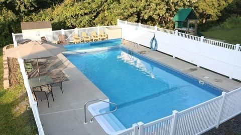 12 Drummer Lane Leominster MA 01453