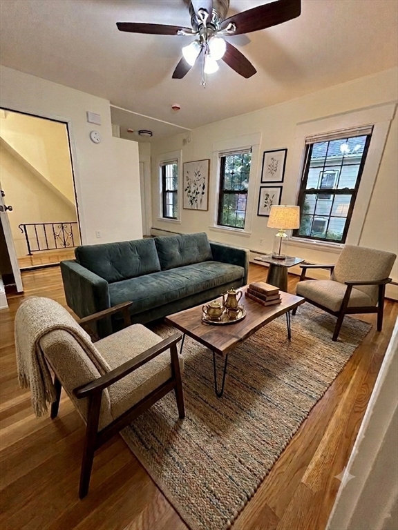 Click for 97-2 Court St #2, Newton, MA slideshow Click for 97-2 Court St #2, Newton, MA slideshow