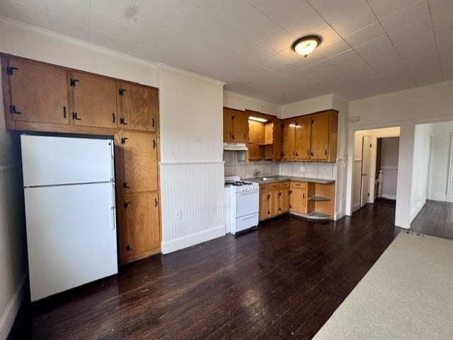Click for 191 London St #3, Boston, MA slideshow