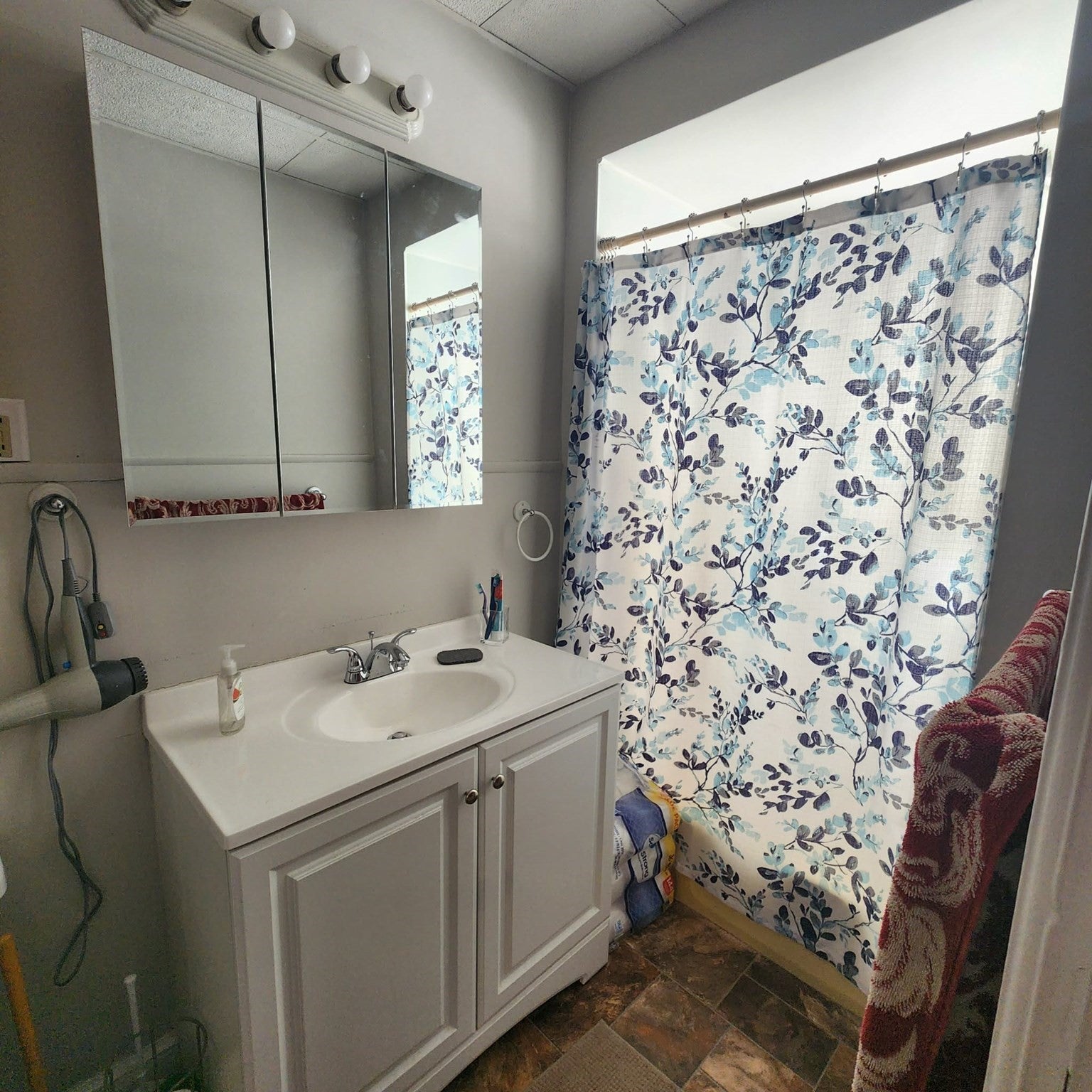 133 Hampden St, Chicopee, MA Photo #26