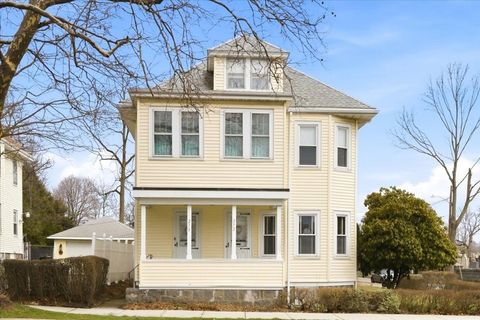 Photo of 270 Southern Artery, Quincy, MA 02169 (MLS # 73500728)