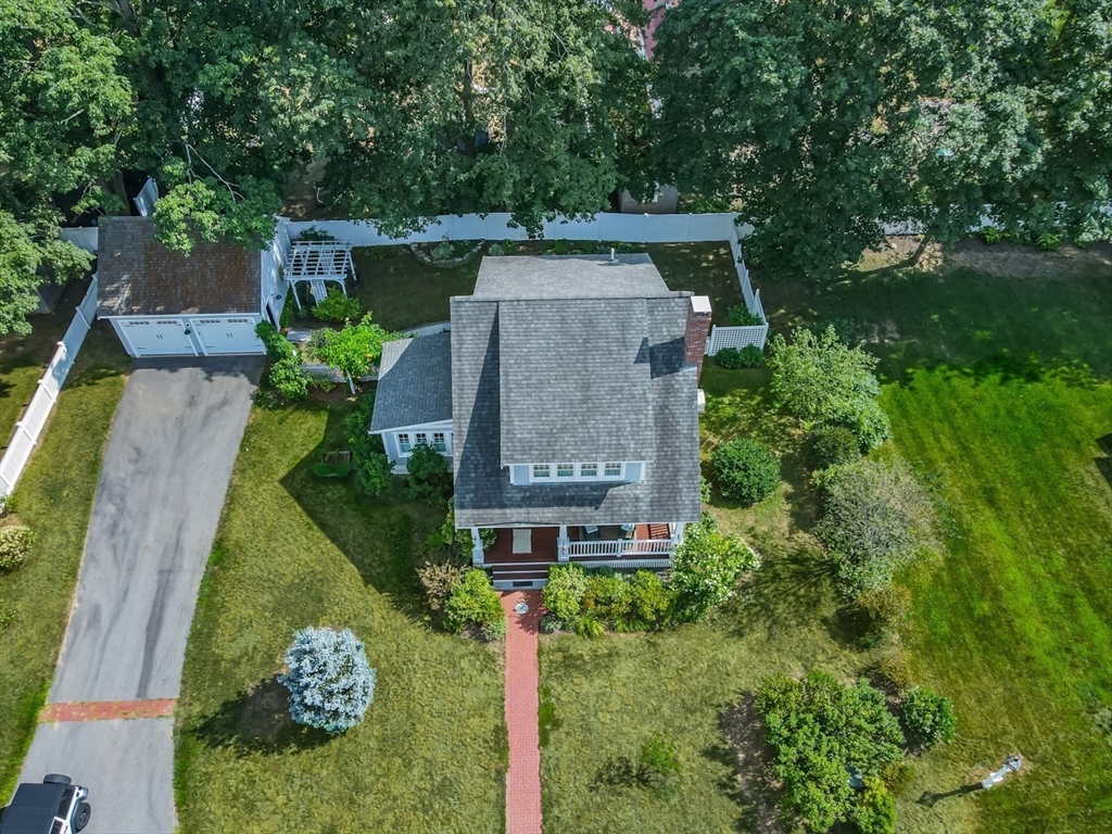 2 Hitching Post Lane