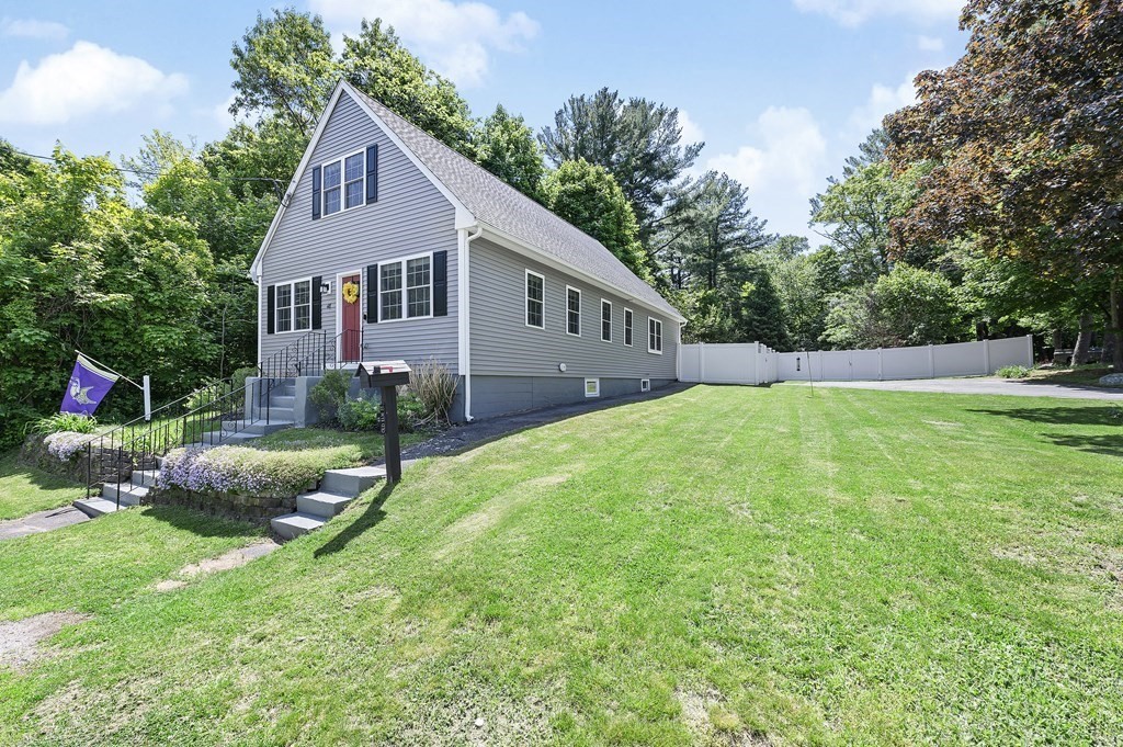 48 Old Elm St