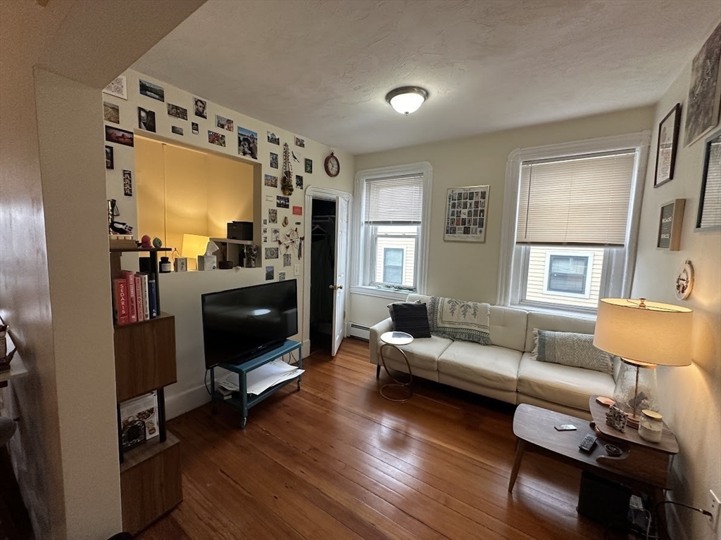 1056 Cambridge St 4R