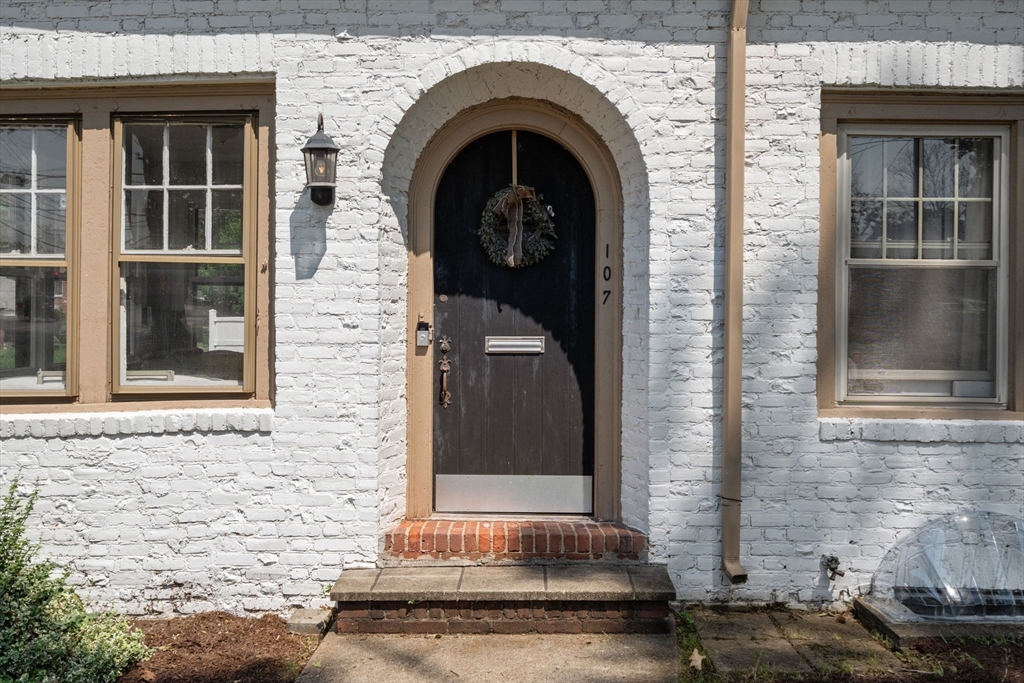 107 Perkins St