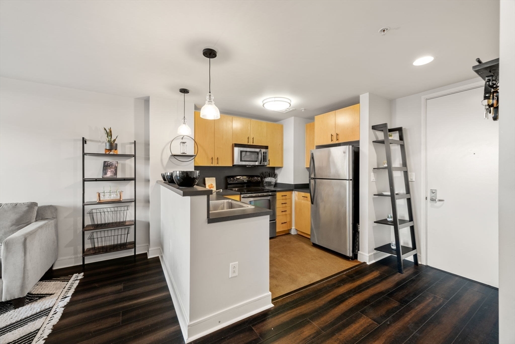 700 Harrison Ave 311