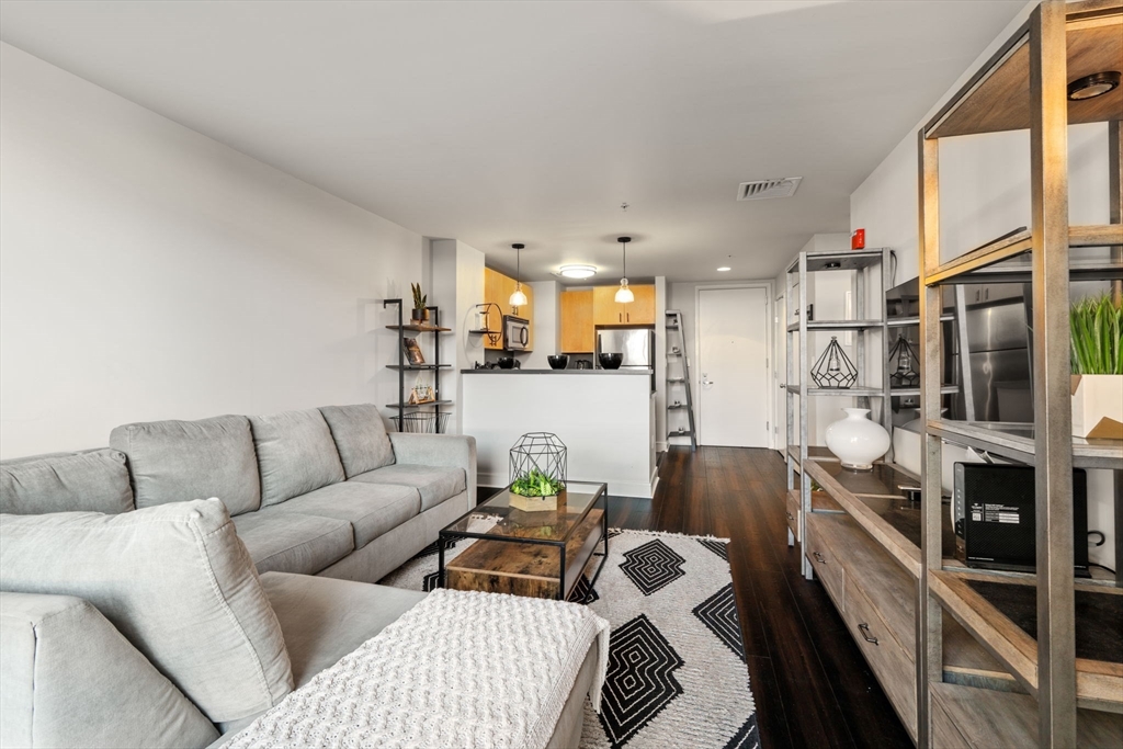 700 Harrison Ave 311