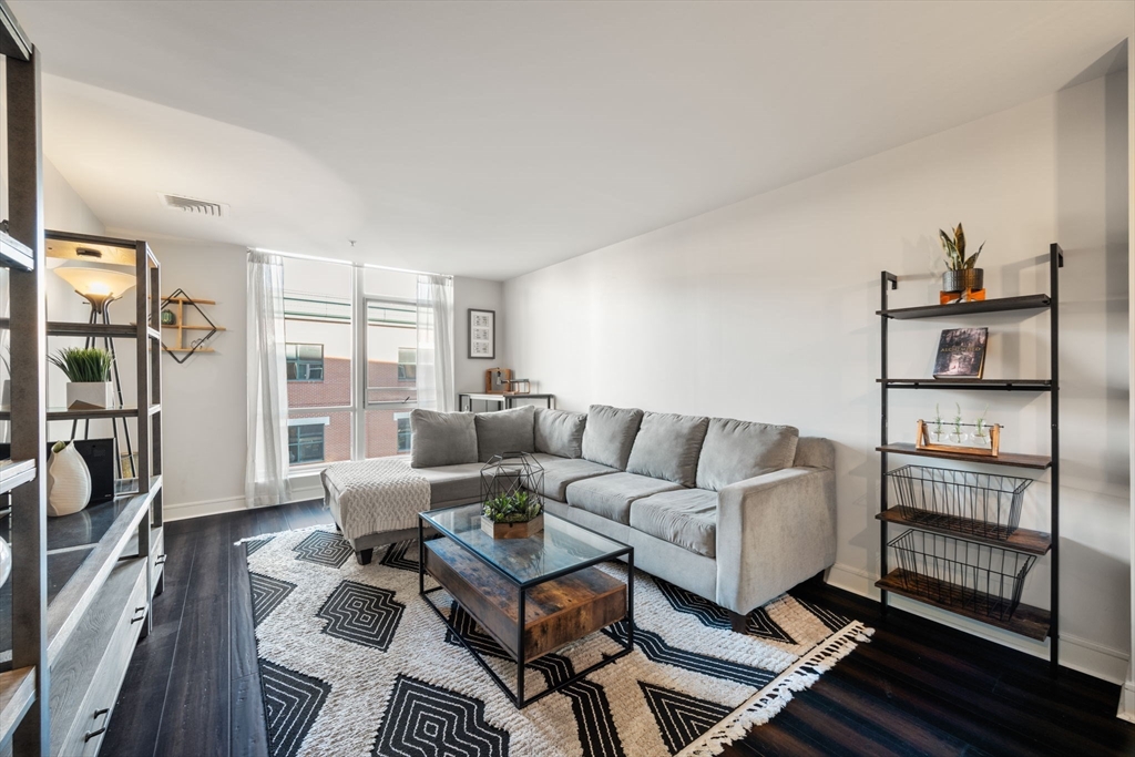 700 Harrison Ave 311