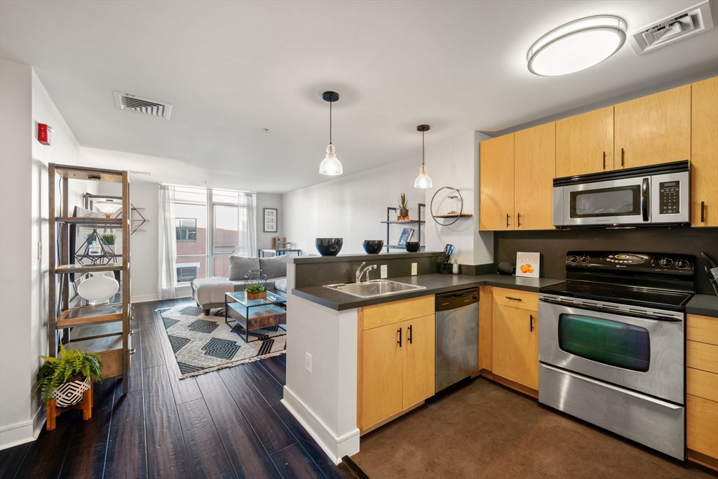 700 Harrison Ave 311