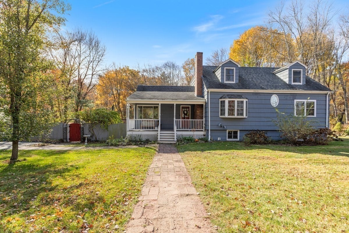 13 Noyes Rd, Georgetown MA 01833