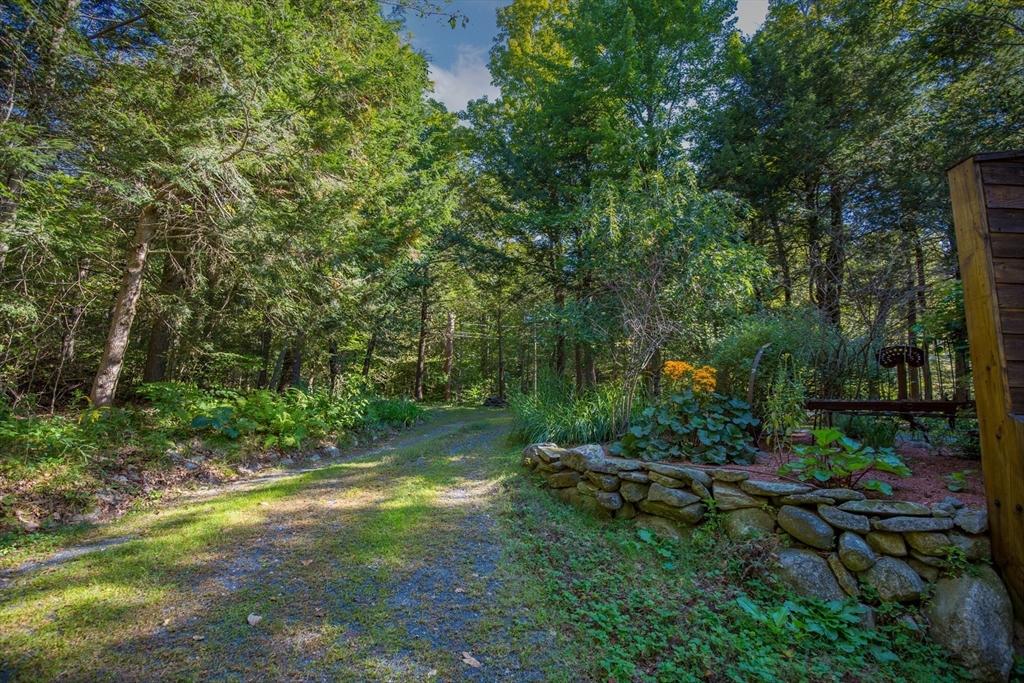 19 Beechwood Ln