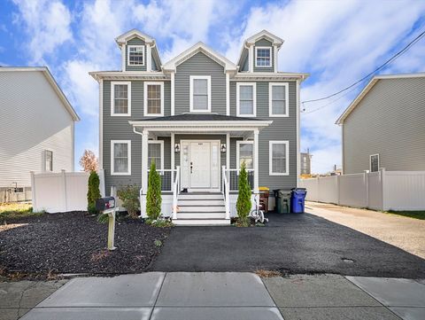 909 Dwelly St Fall River MA 02724