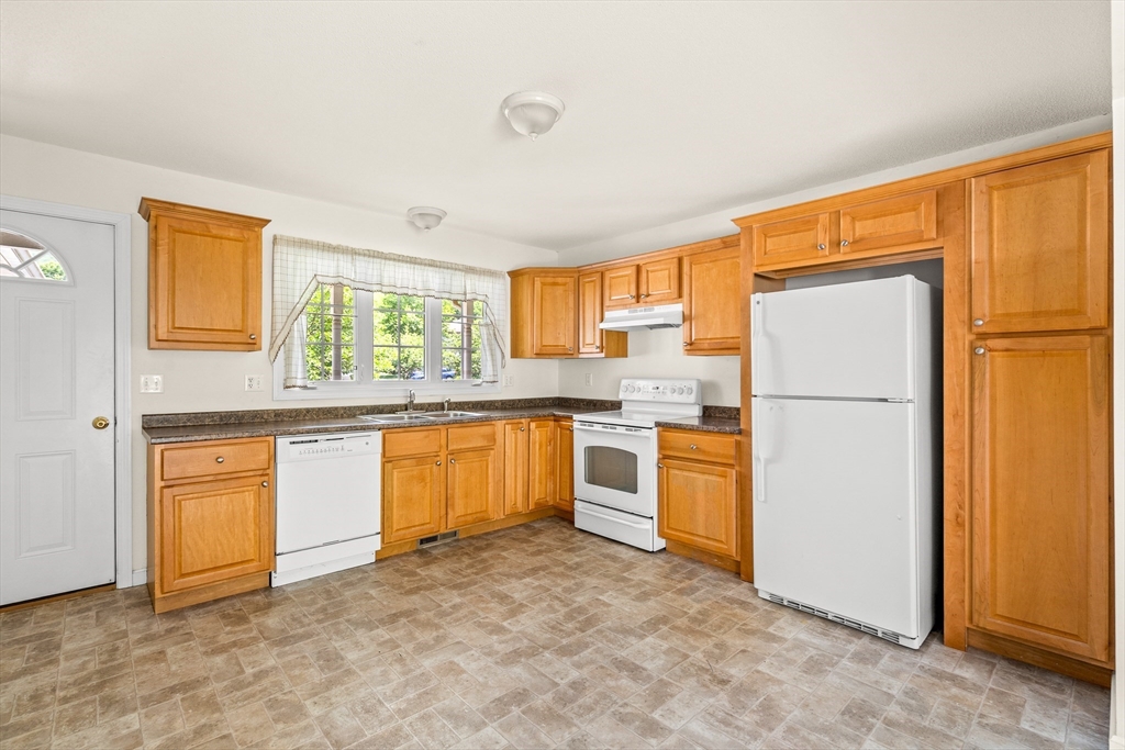 211 East St 18