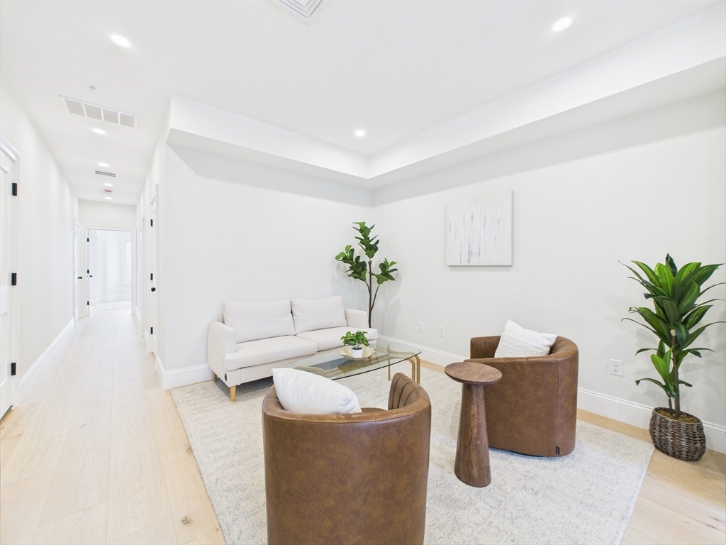 84 Baxter St 3