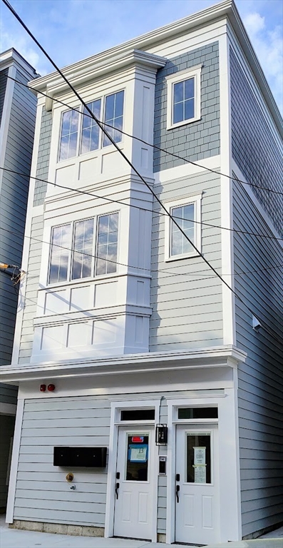84 Baxter St 3