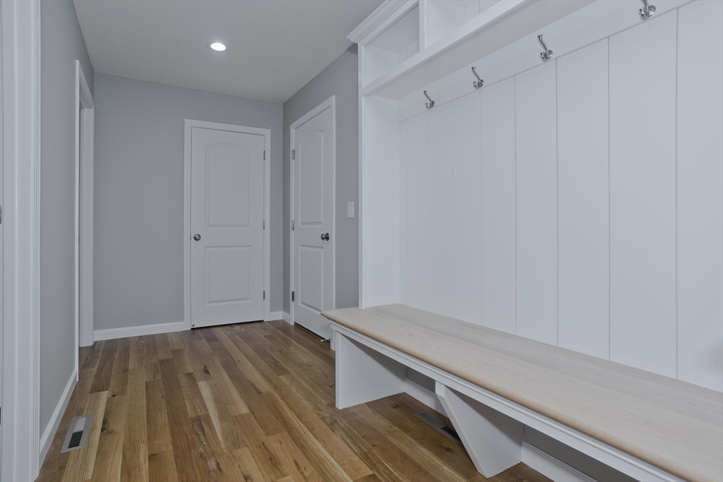 Ludlow, Massachusetts 01056, United States, 4 Bedrooms Bedrooms, ,3 BathroomsBathrooms,Residential,Active,184536