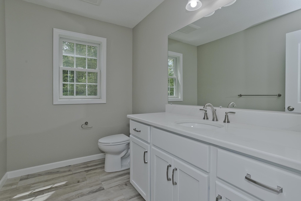 Ludlow, Massachusetts 01056, United States, 4 Bedrooms Bedrooms, ,3 BathroomsBathrooms,Residential,Active,184536