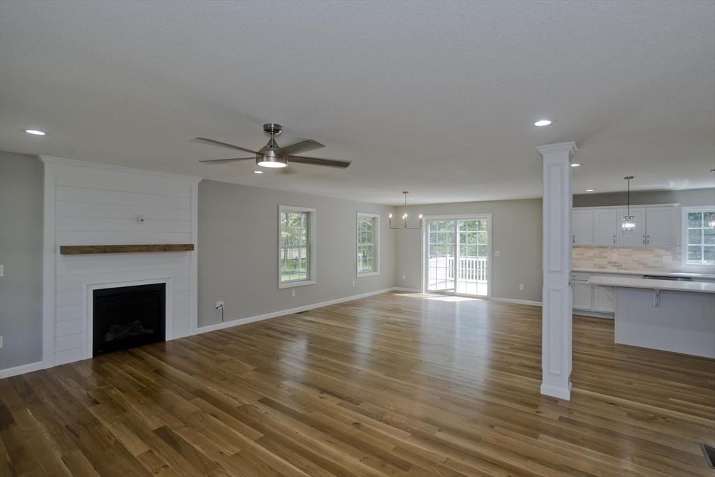 Ludlow, Massachusetts 01056, United States, 4 Bedrooms Bedrooms, ,3 BathroomsBathrooms,Residential,Active,184536