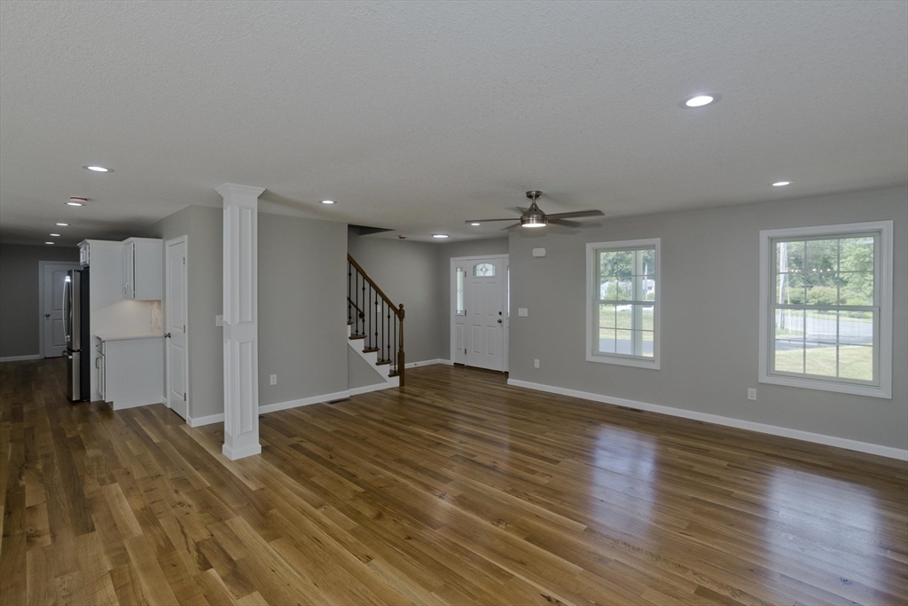 Ludlow, Massachusetts 01056, United States, 4 Bedrooms Bedrooms, ,3 BathroomsBathrooms,Residential,Active,184536