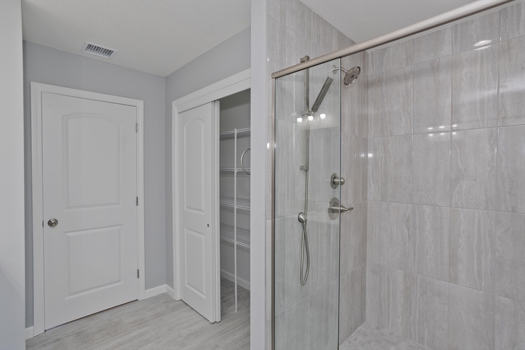 Ludlow, Massachusetts 01056, United States, 4 Bedrooms Bedrooms, ,3 BathroomsBathrooms,Residential,Active,184536