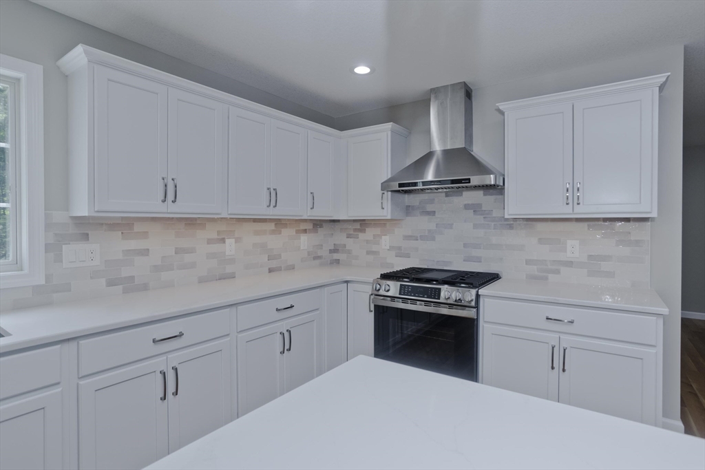 Ludlow, Massachusetts 01056, United States, 4 Bedrooms Bedrooms, ,3 BathroomsBathrooms,Residential,Active,184536