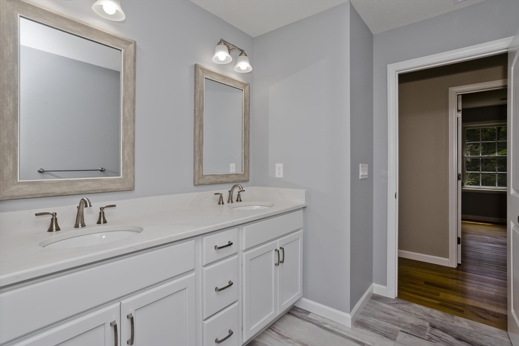 Ludlow, Massachusetts 01056, United States, 4 Bedrooms Bedrooms, ,3 BathroomsBathrooms,Residential,Active,184536