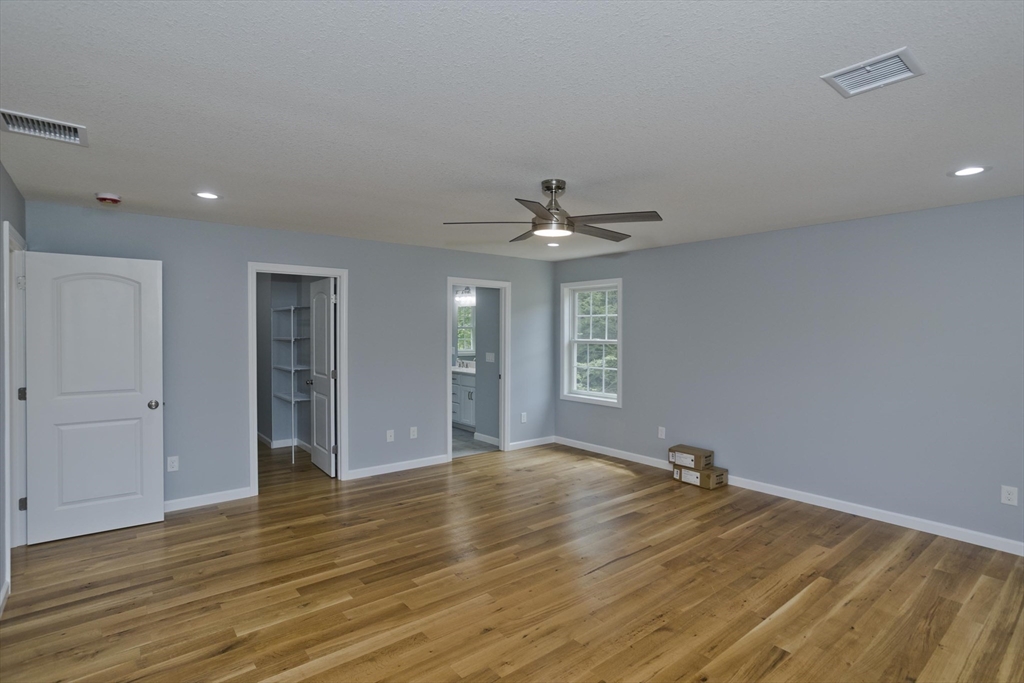 Ludlow, Massachusetts 01056, United States, 4 Bedrooms Bedrooms, ,3 BathroomsBathrooms,Residential,Active,184536