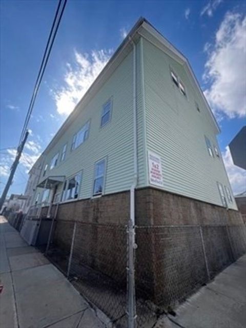 305 Fourth Street Fall River MA 02721