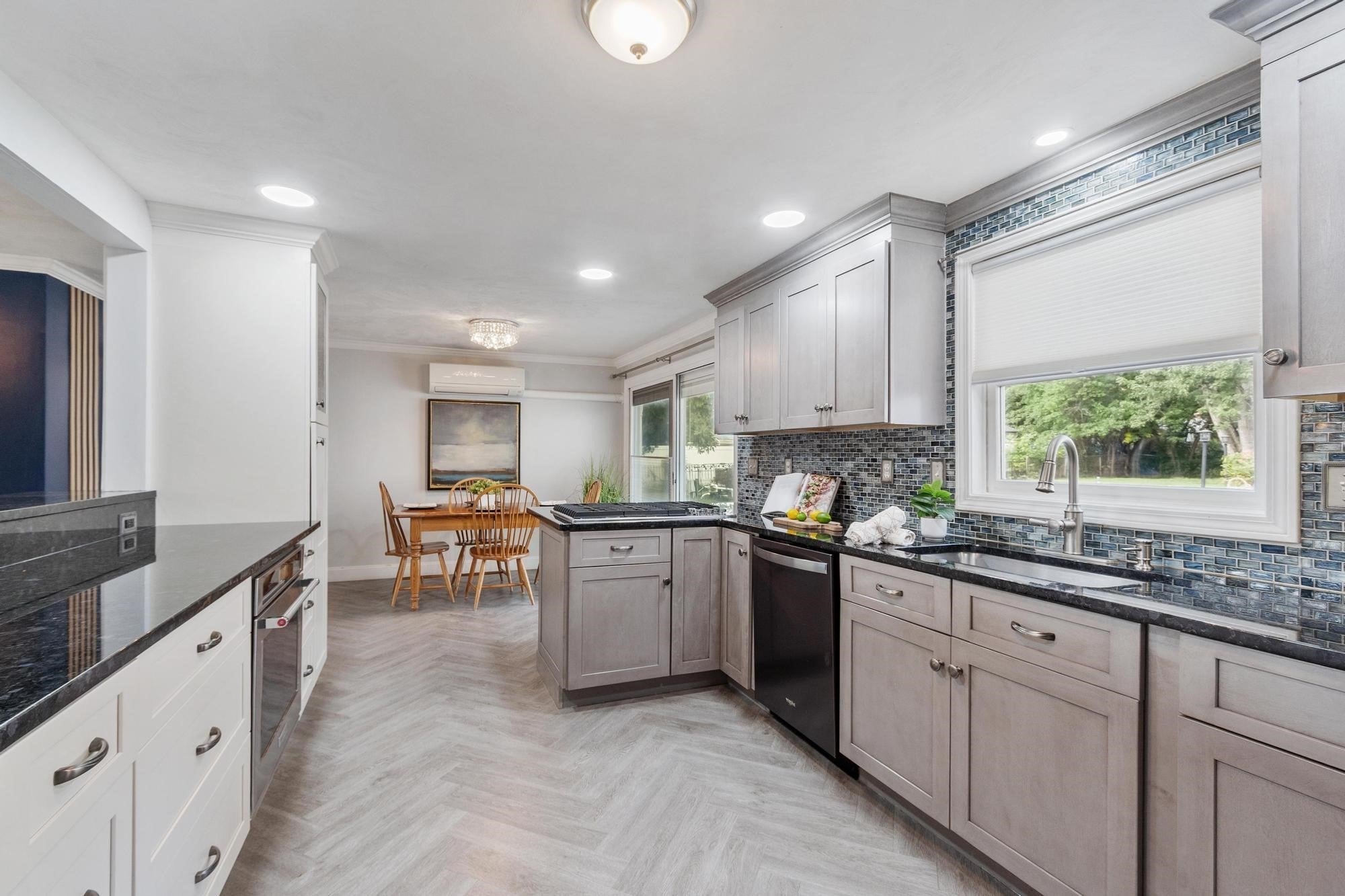 4 Derringer Rd