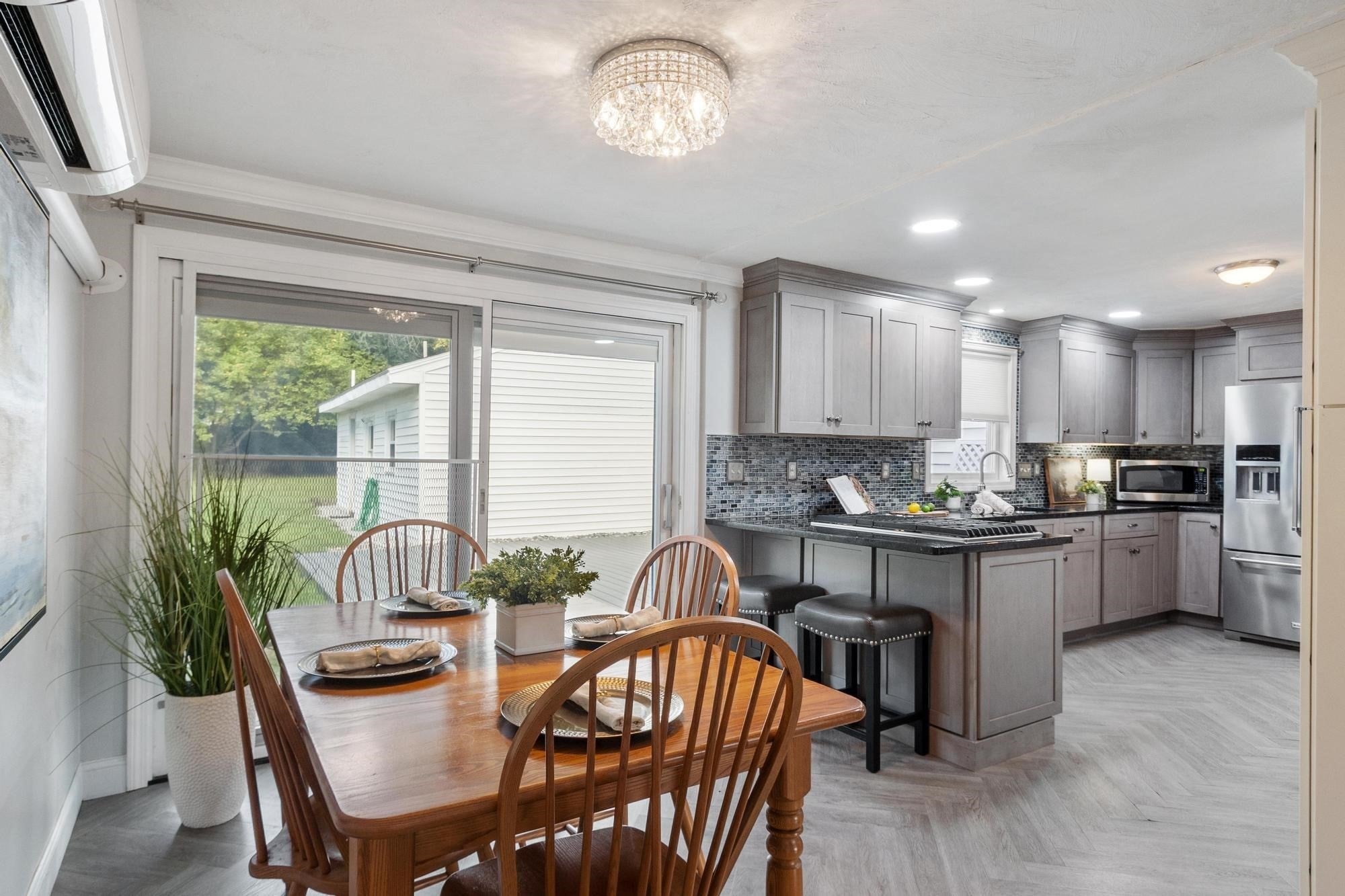 4 Derringer Rd