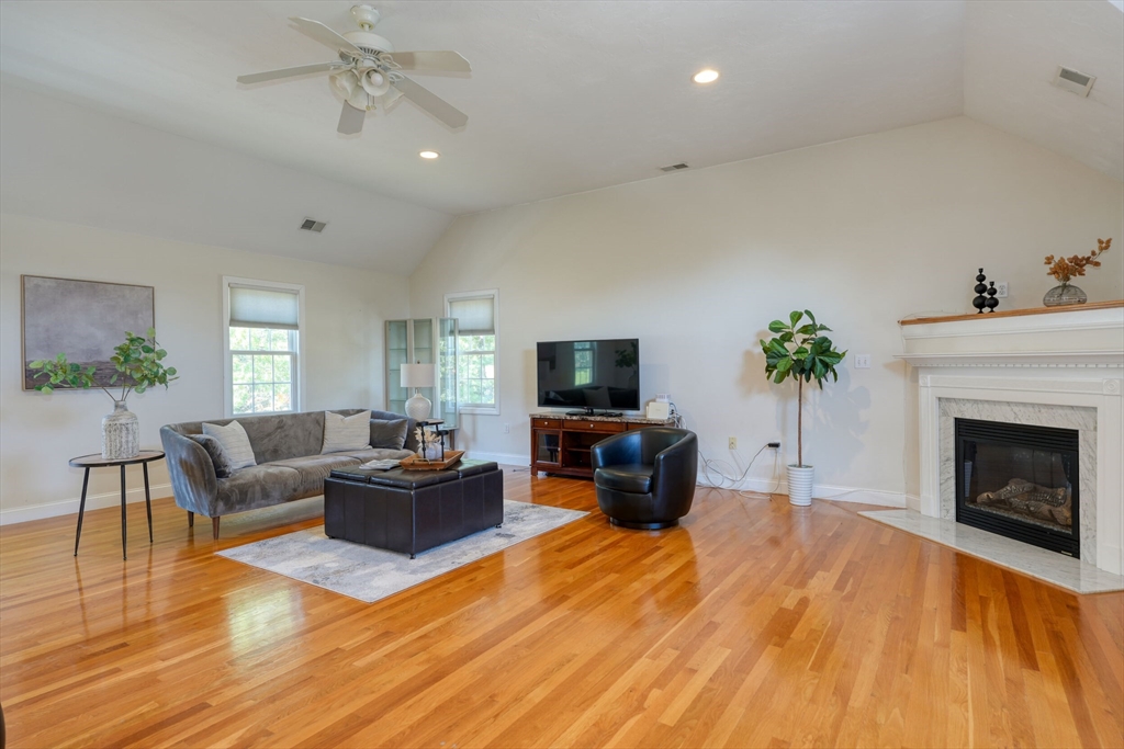 137 Winn St