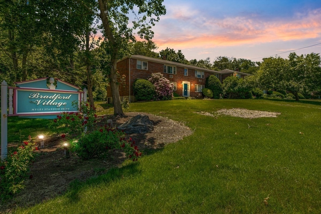 4 Myles Standish Dr 5