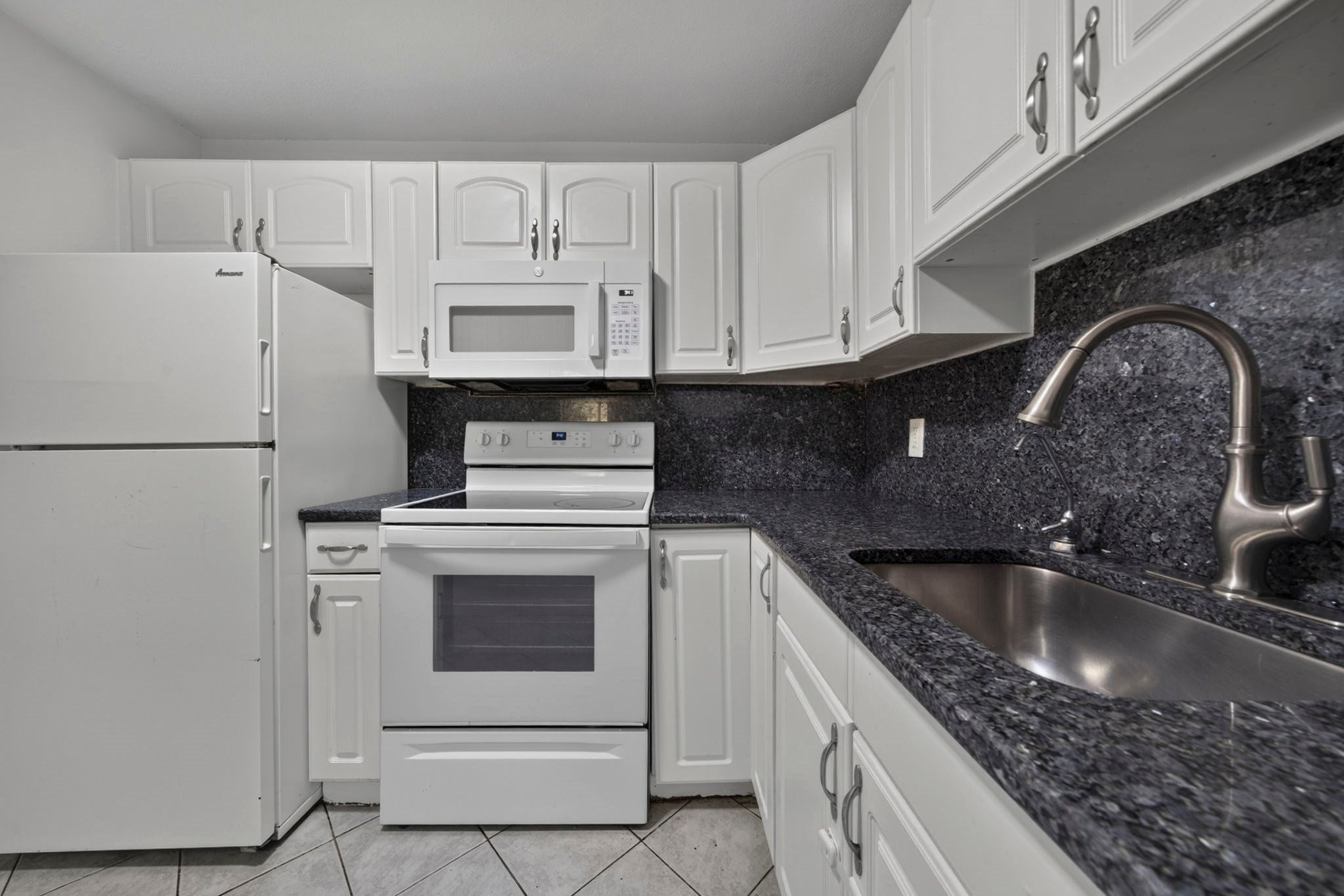 17 Weld St #11, Framingham, MA, 17 Weld St #11, Framingham, MA Photo #10
