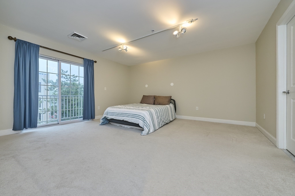 318 Rindge Ave 315