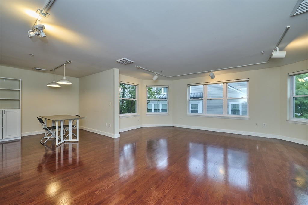 318 Rindge Ave 315