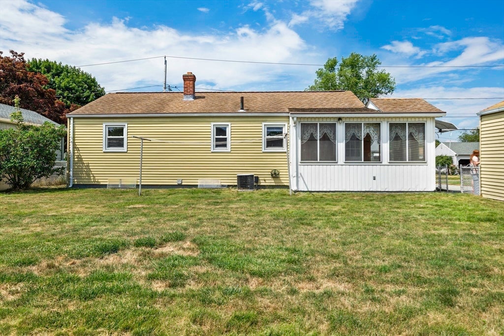 71 Dayton St, Chicopee, MA Photo #23