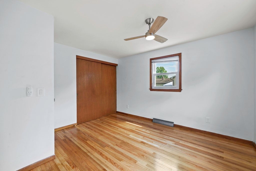 71 Dayton St, Chicopee, MA Photo #16