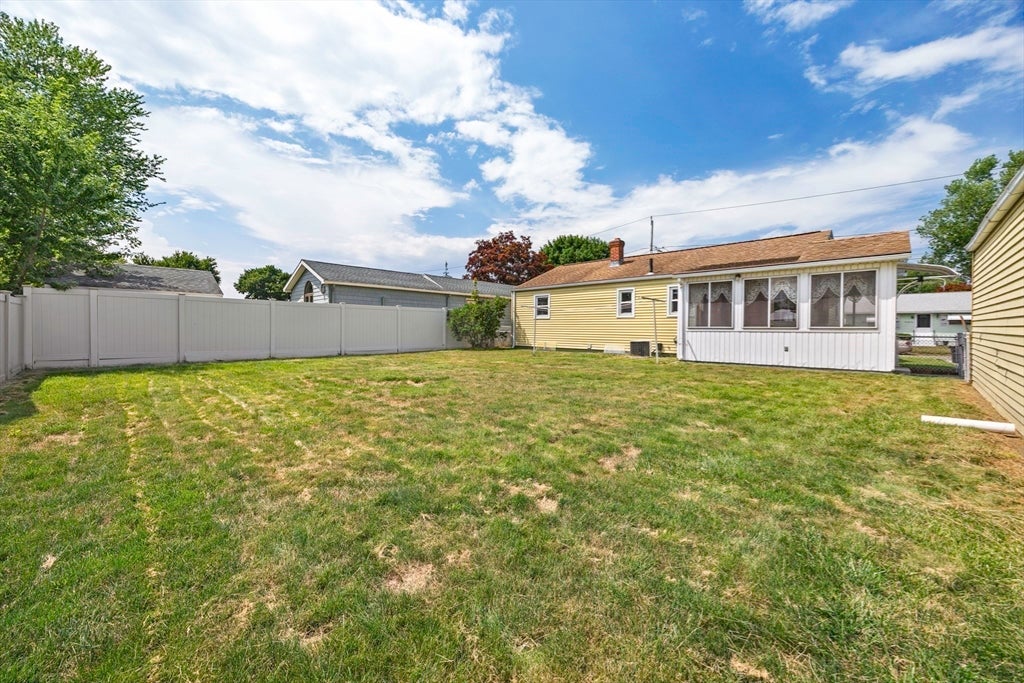 71 Dayton St, Chicopee, MA Photo #22