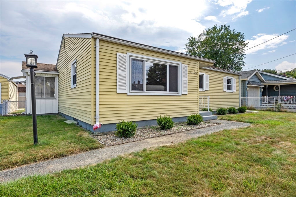 71 Dayton St, Chicopee, MA Photo #3
