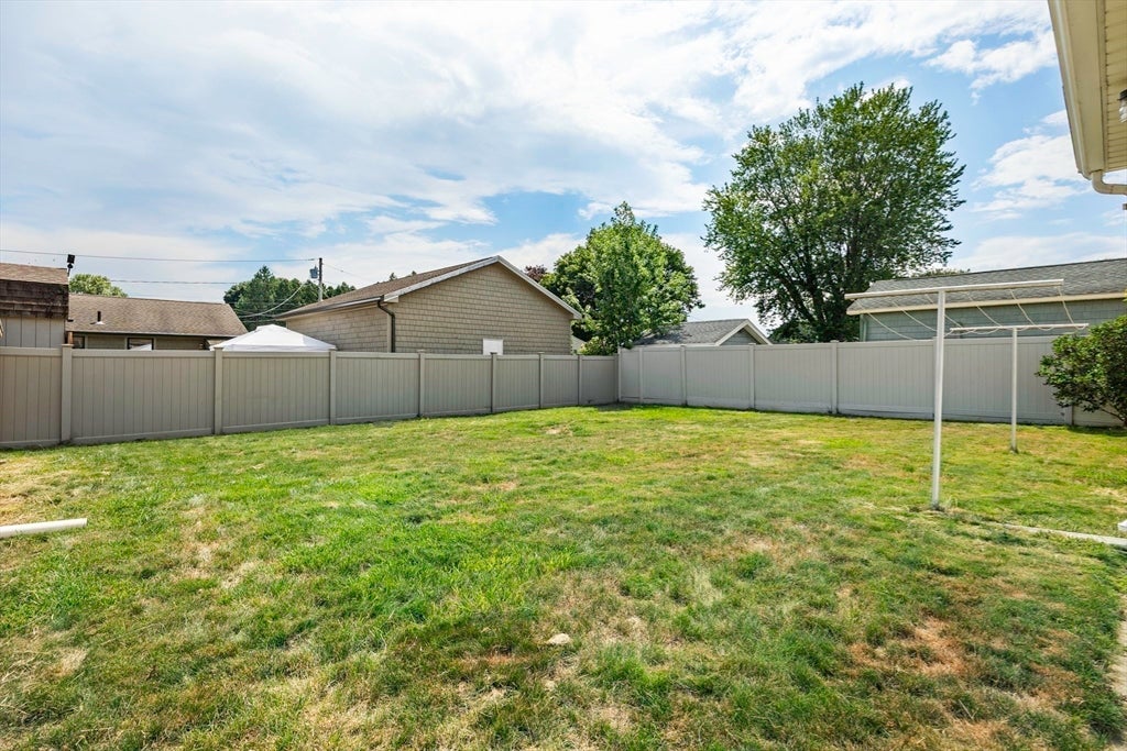 71 Dayton St, Chicopee, MA Photo #25