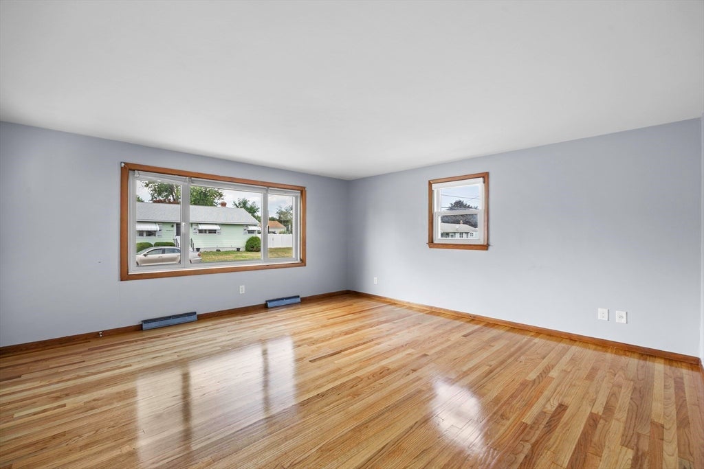71 Dayton St, Chicopee, MA Photo #18
