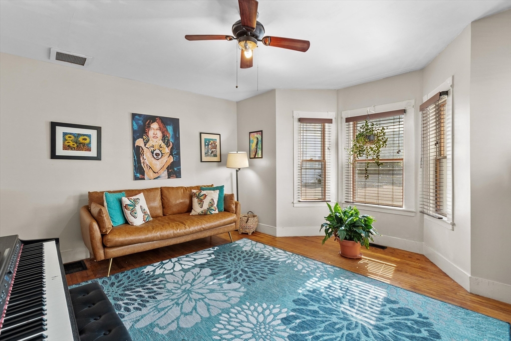 28 Mechanic St