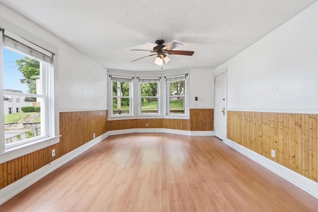 214 High St